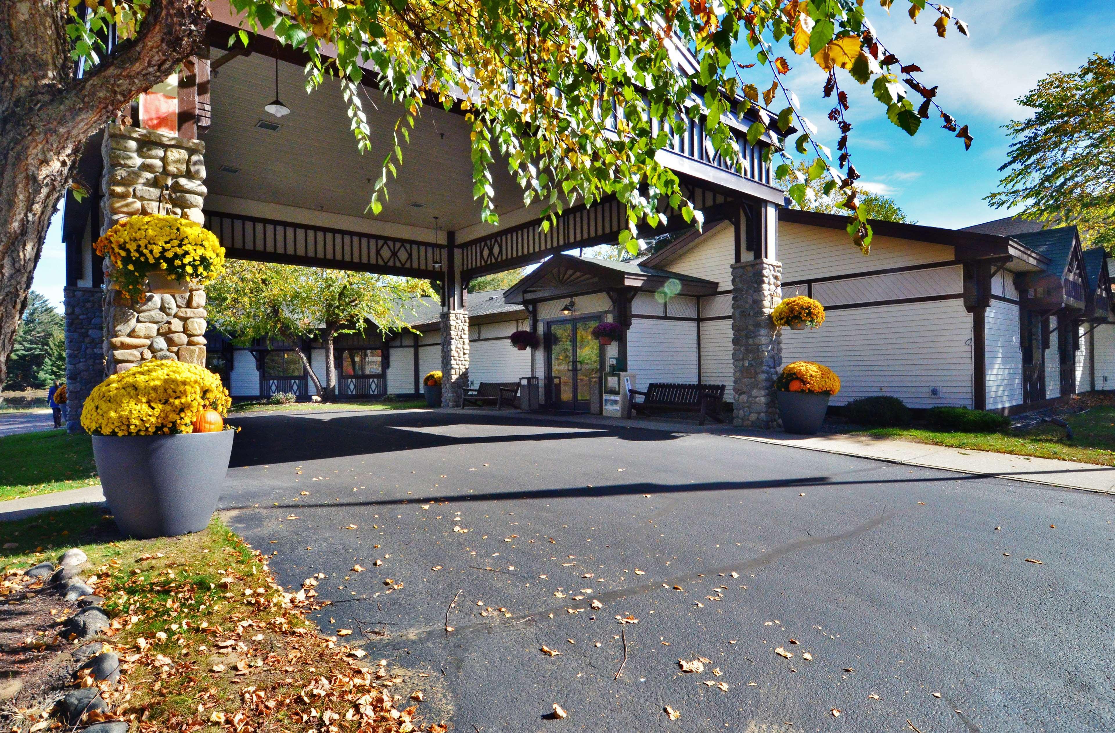 Best Western Saranac Lake Hotel Bagian luar foto