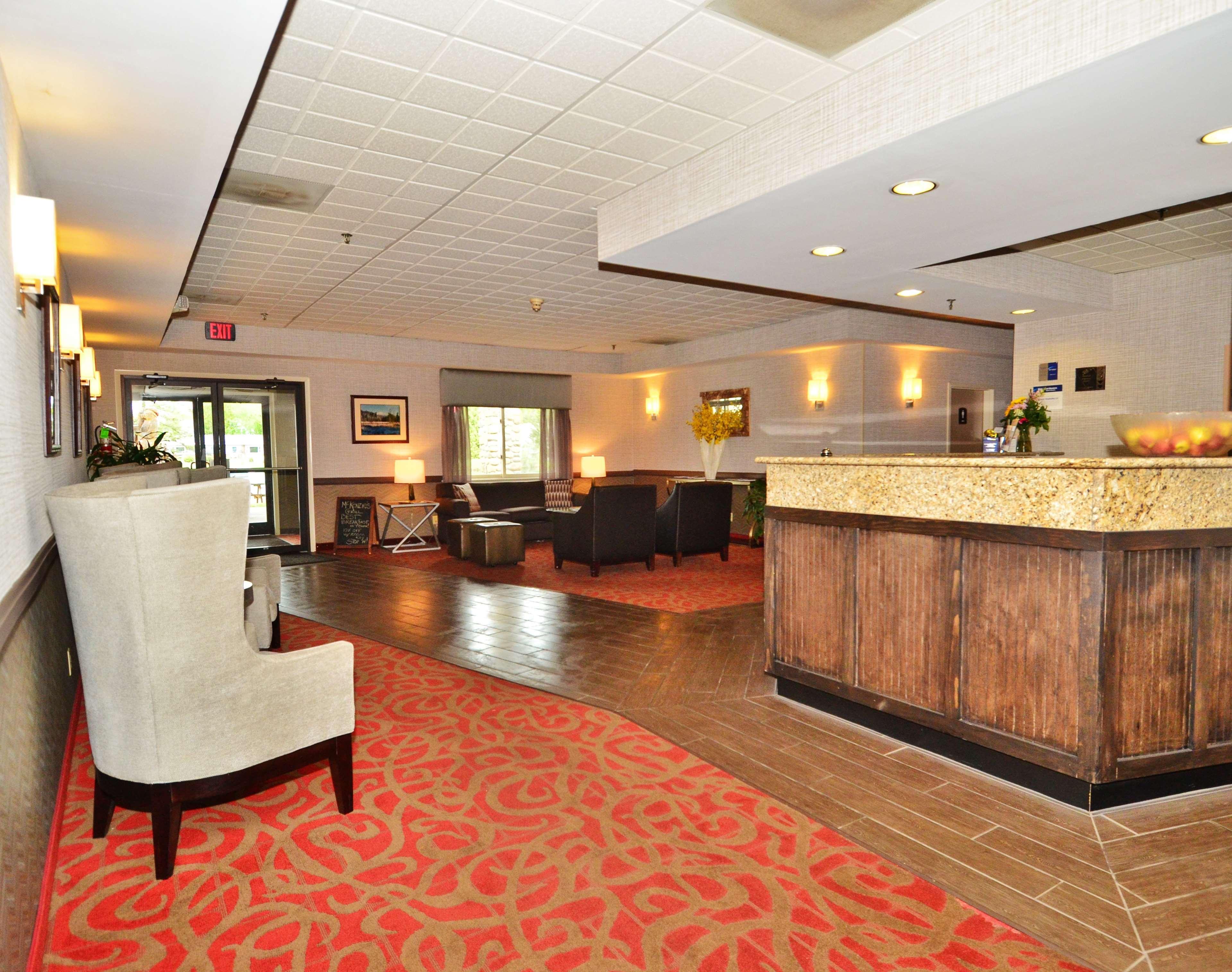 Best Western Saranac Lake Hotel Bagian luar foto