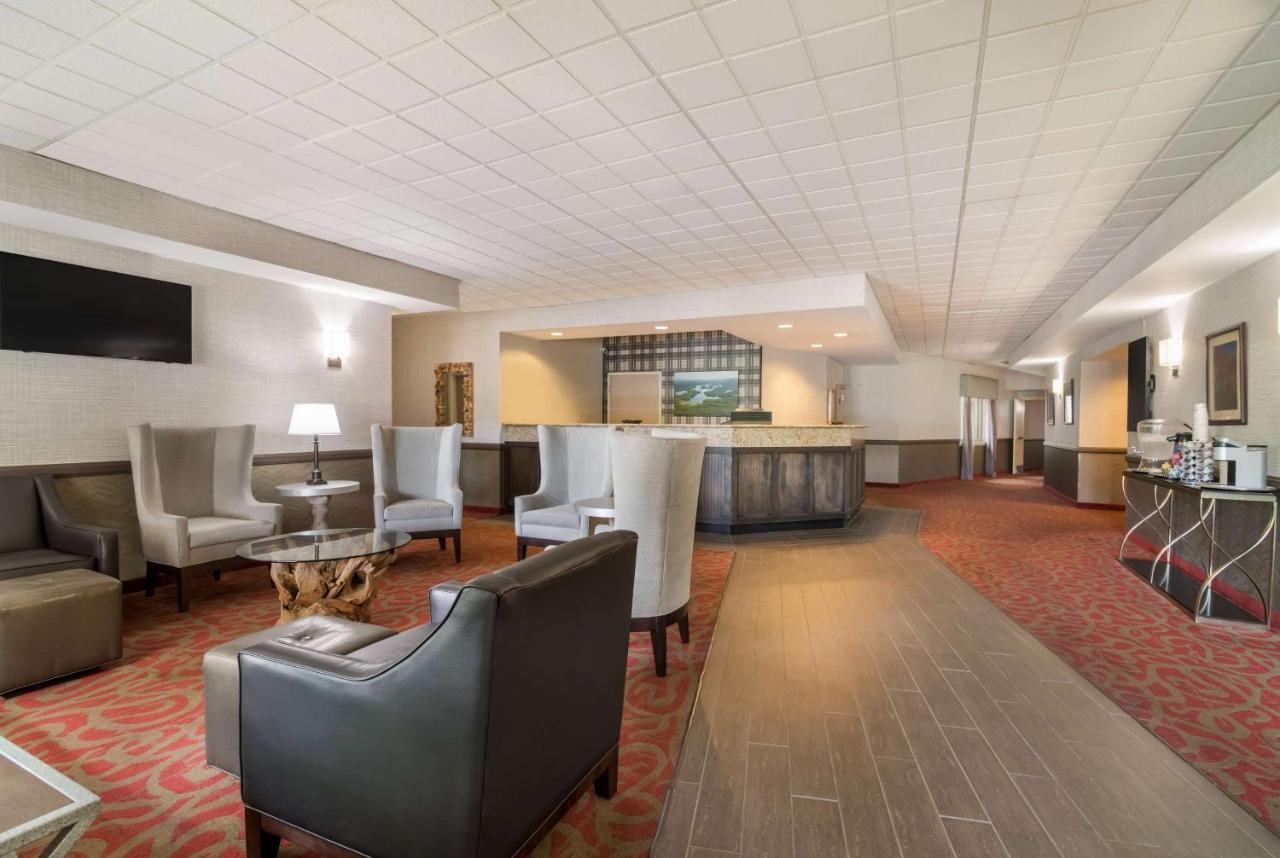 Best Western Saranac Lake Hotel Bagian luar foto