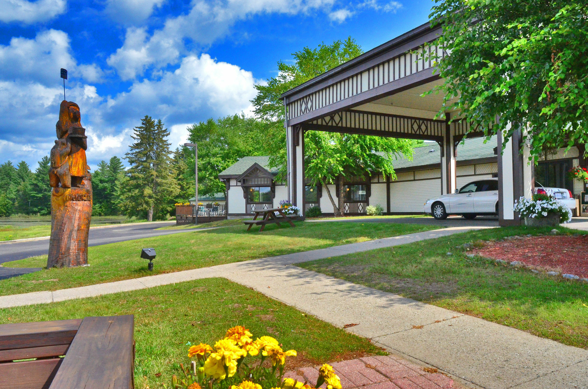 Best Western Saranac Lake Hotel Bagian luar foto